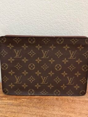 Louis Vuitton pouchette Homme